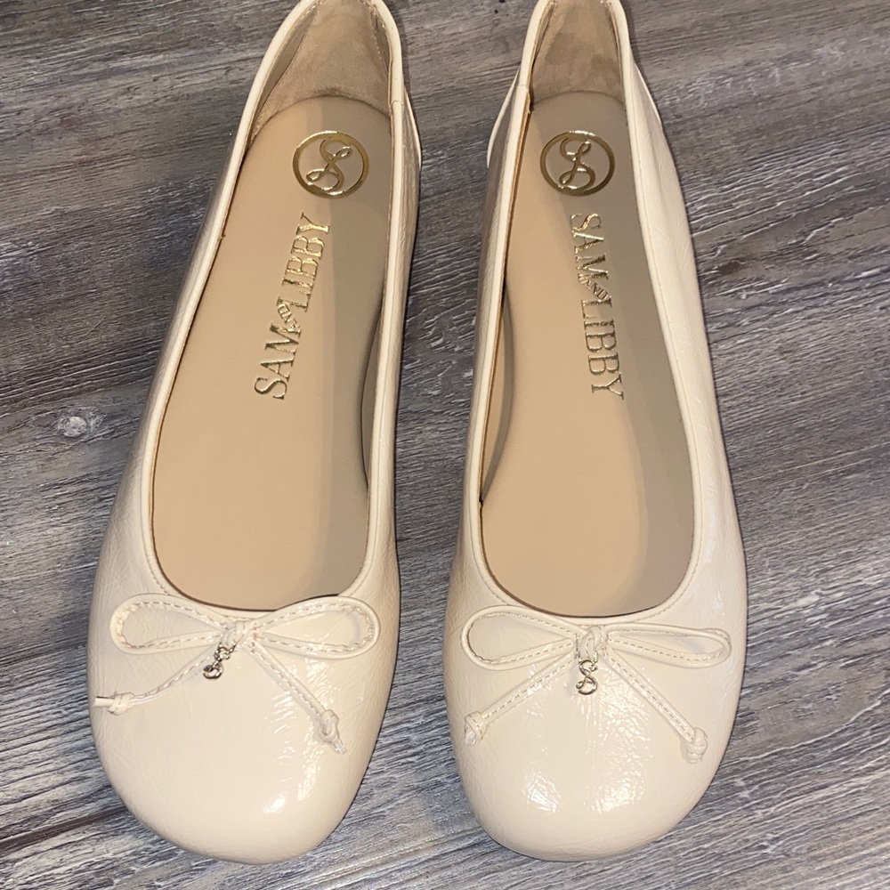 NWOB SAM & LIBBY Patent Cream Ballet Flats 9